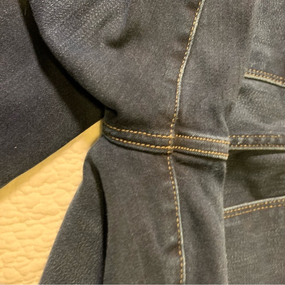 Universal threads flare leg jeans. - Picture 7 of 10